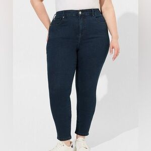 Torrid Skinny Jeans 26 Short Dark Blue Stretchy Denim Ankle Length Plus Size